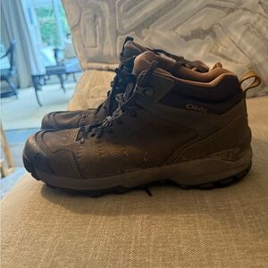 Oboz hiking boots. Size 8